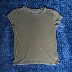 AEO olive green t-shirt